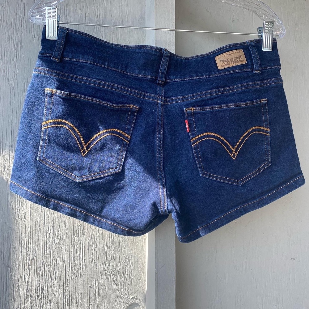 Levi’s Short - Picture 4 of 8